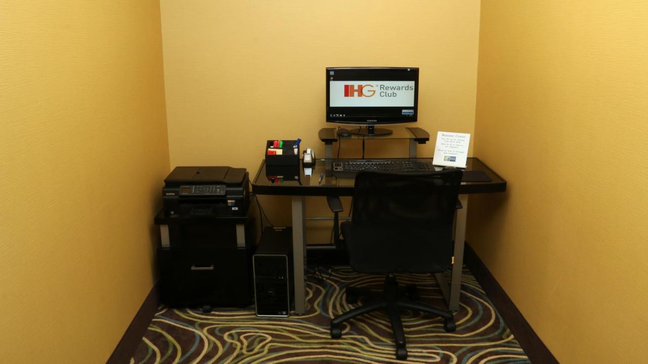 Hotel Express & By Ihg 3*