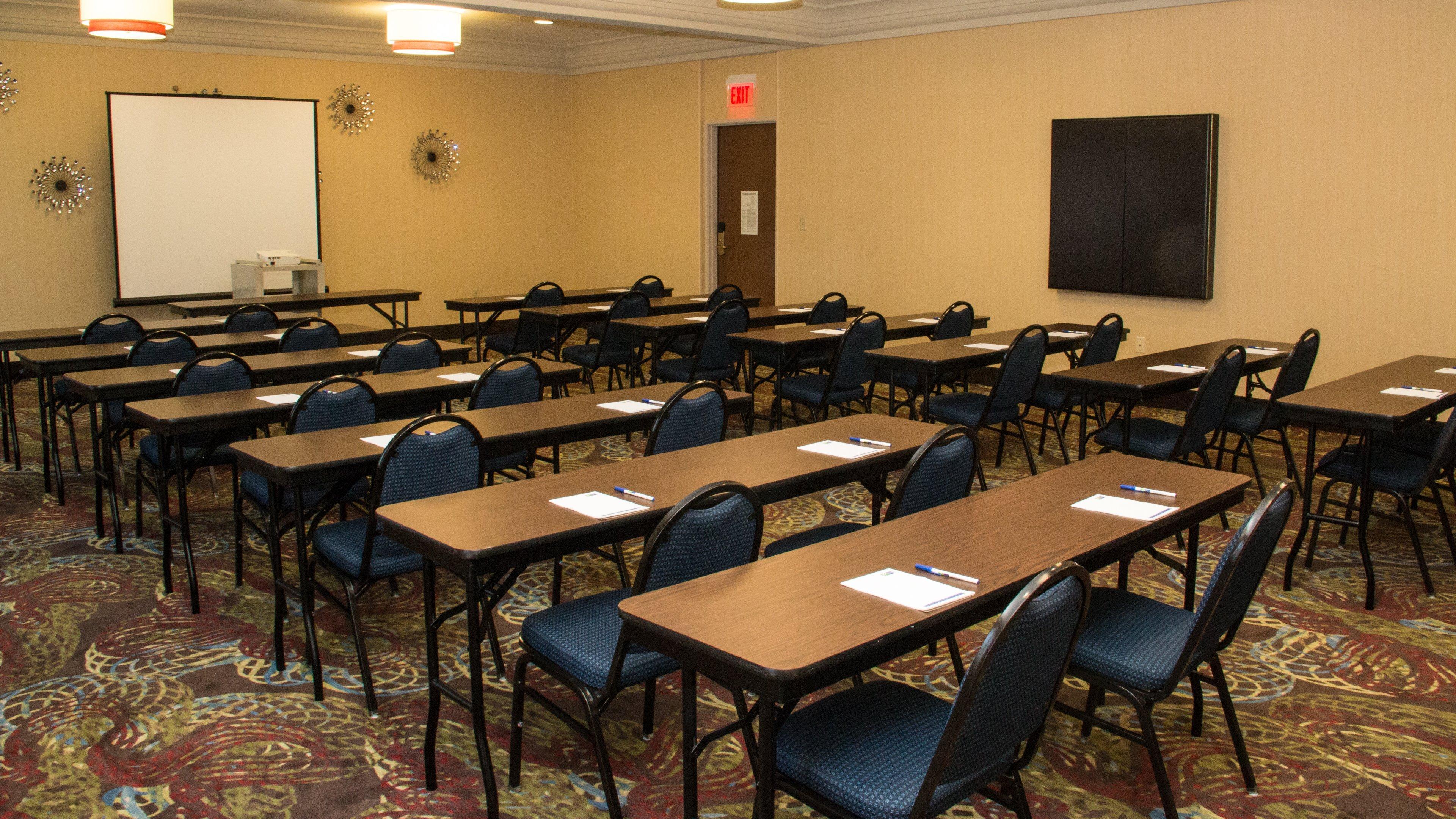 Hotel Express & By Ihg Saginaw