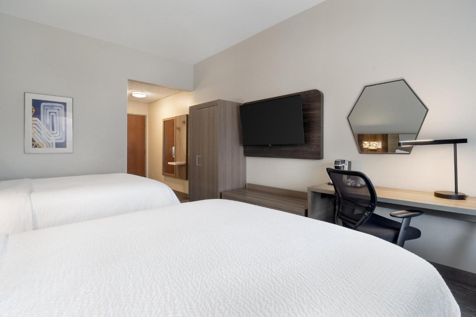 Express & By Ihg 3* Saginaw