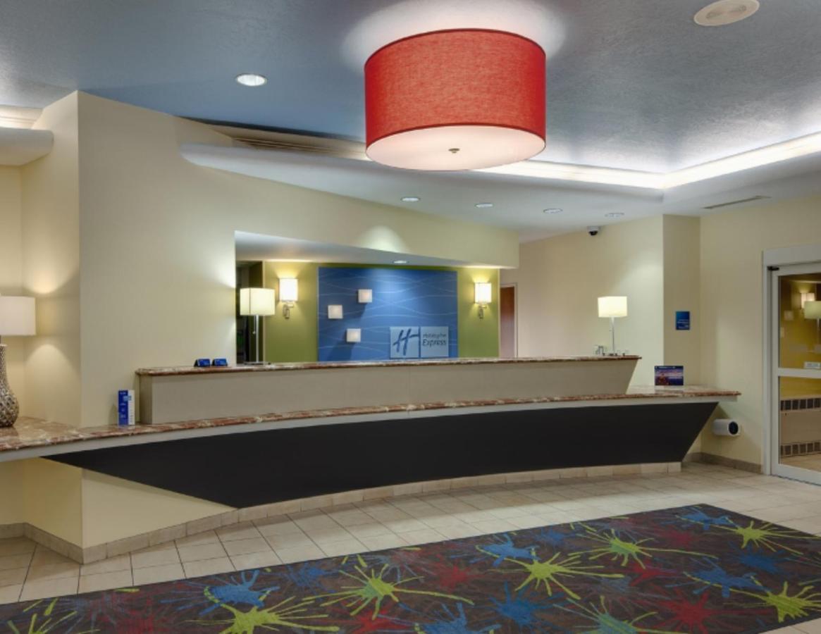 Express & By Ihg Hotel 3*