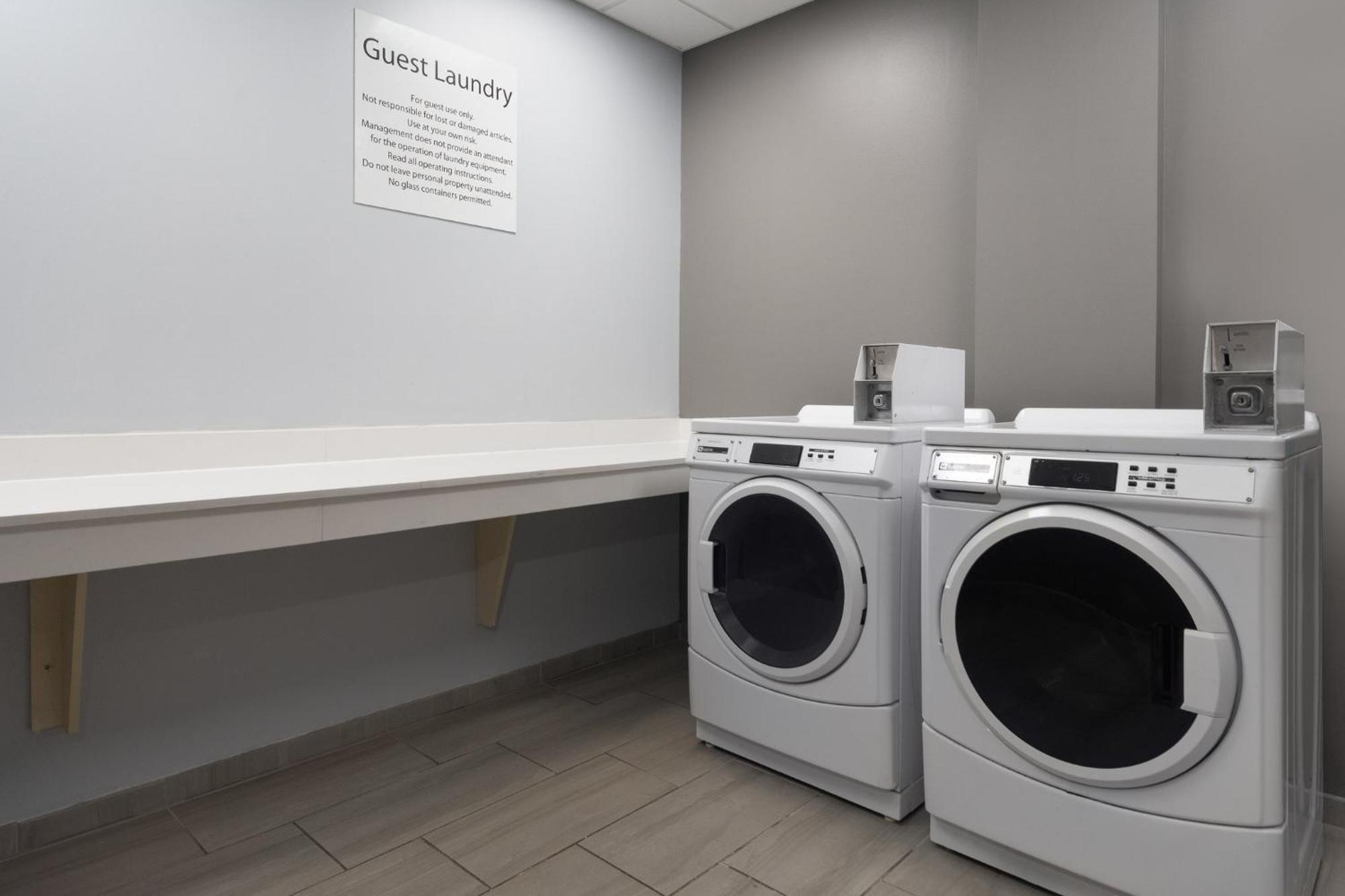 Express & By Ihg Saginaw