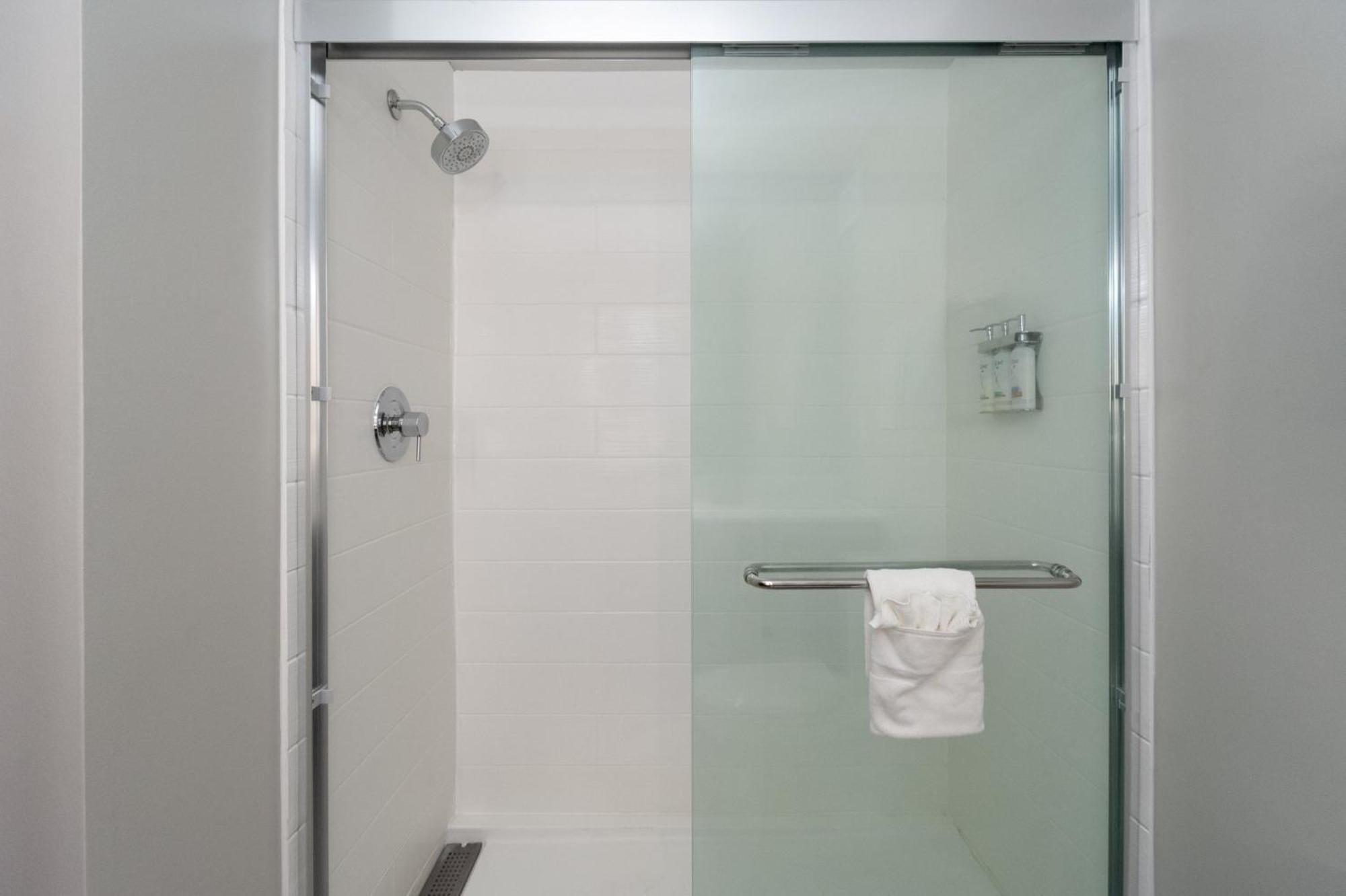 Express & By Ihg 3* Saginaw