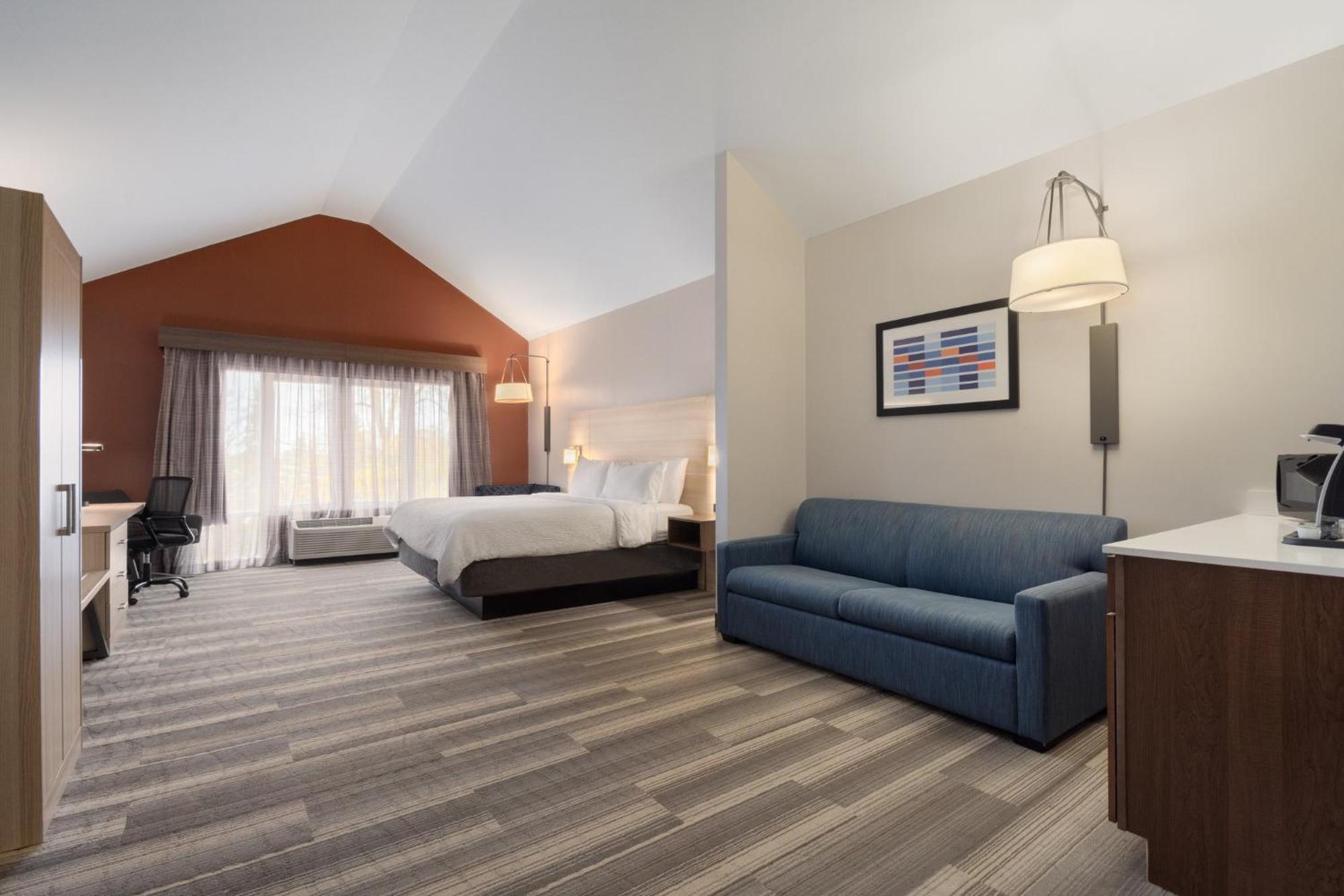 Express & By Ihg
