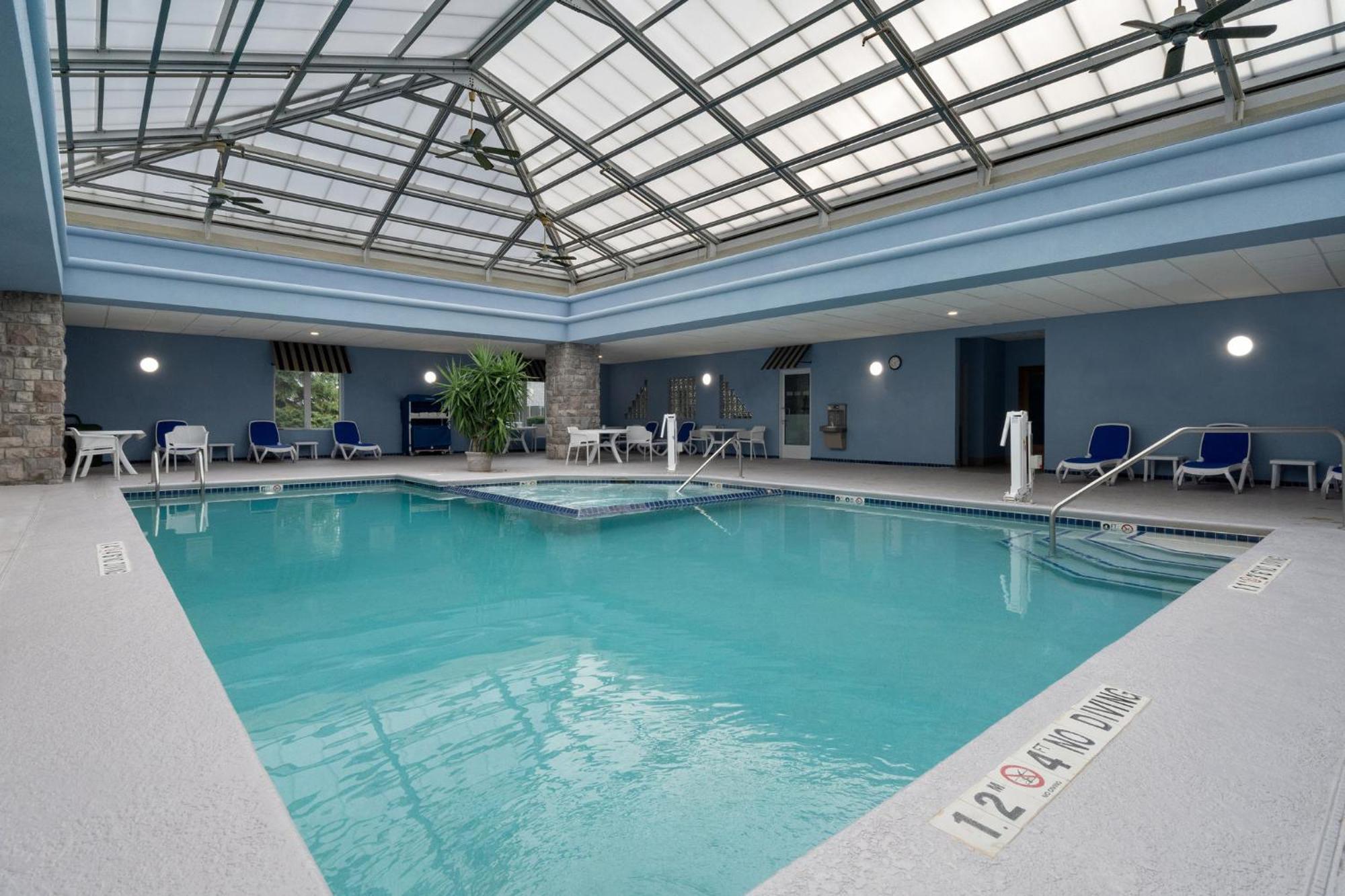 Hotel Express & By Ihg